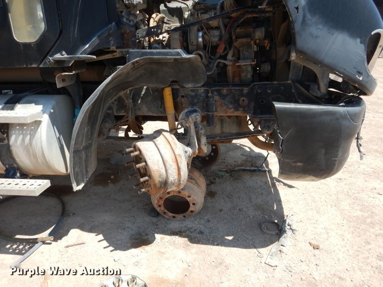 image for item HC9084 2007 Freightliner Columbia 120  semi truck