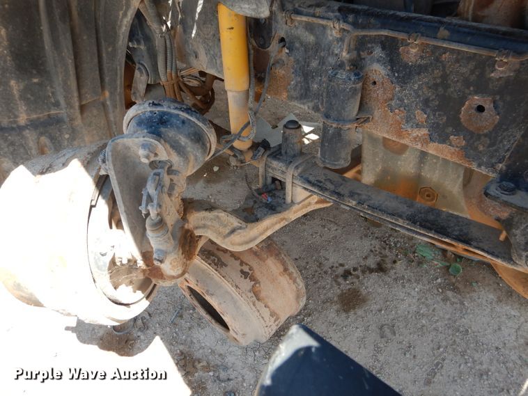 image for item HC9084 2007 Freightliner Columbia 120  semi truck