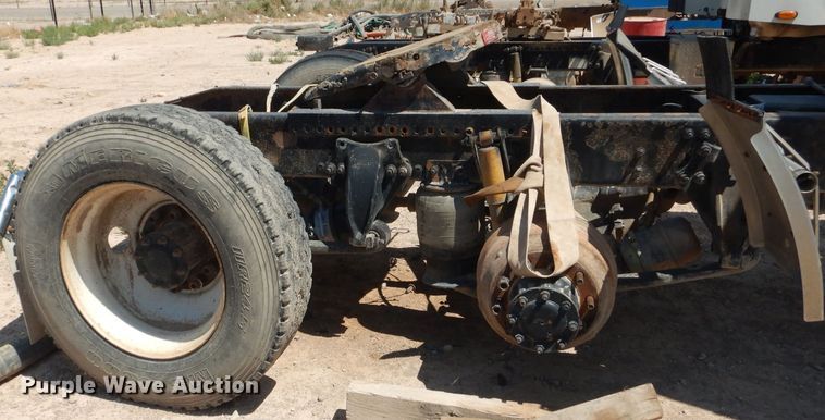 image for item HC9084 2007 Freightliner Columbia 120  semi truck