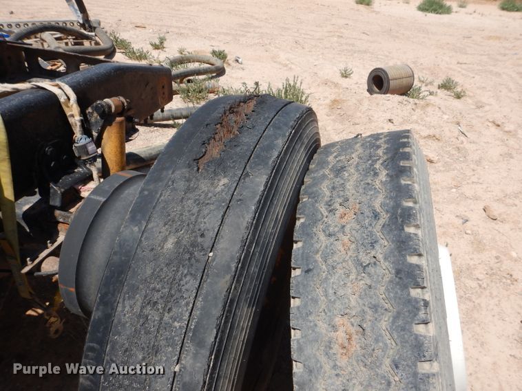 image for item HC9084 2007 Freightliner Columbia 120  semi truck