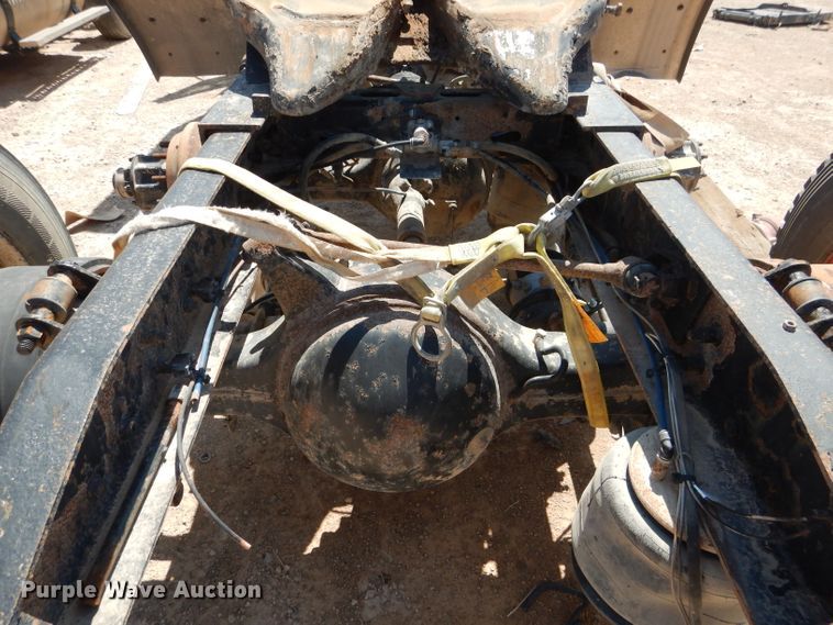 image for item HC9084 2007 Freightliner Columbia 120  semi truck