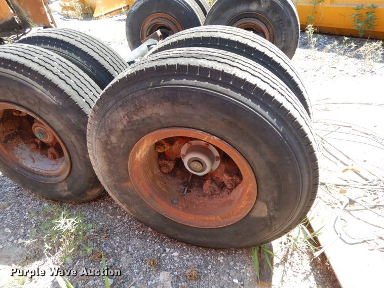 image for item HJ9548 (2) axles