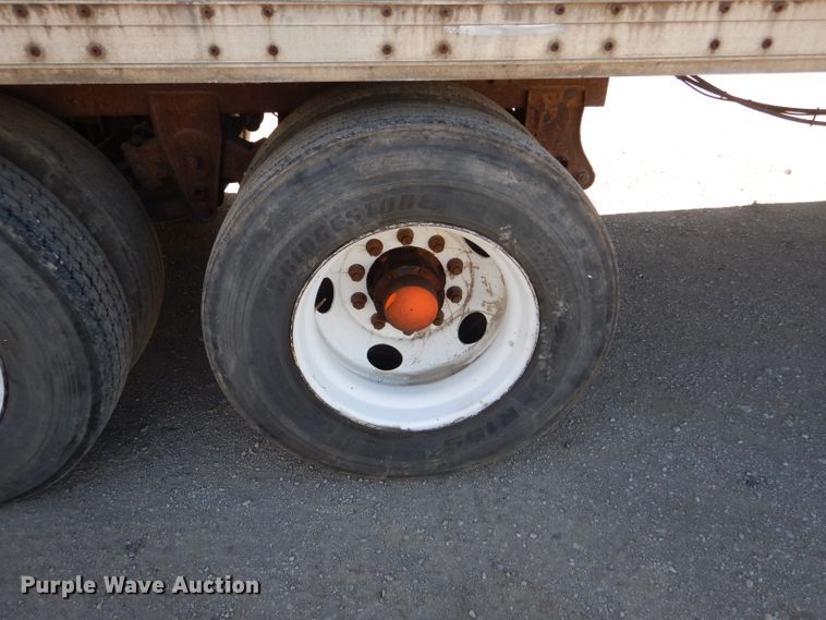 image for item HM9605 2000 Wabash dry van trailer