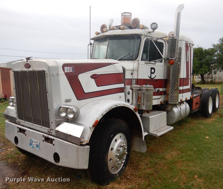 image for item HV9175 1975 Peterbilt 359M  semi truck