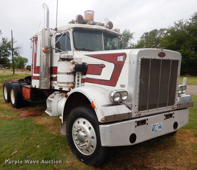 image for item HV9175 1975 Peterbilt 359M  semi truck