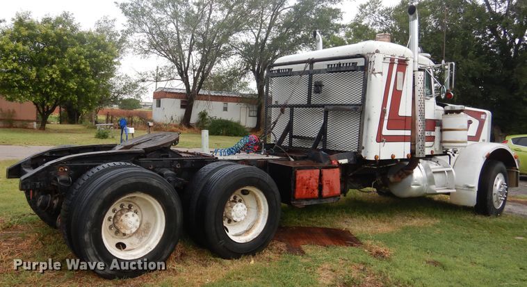 image for item HV9175 1975 Peterbilt 359M  semi truck