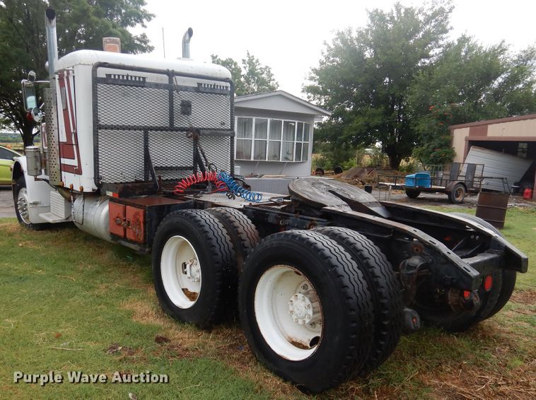 image for item HV9175 1975 Peterbilt 359M  semi truck