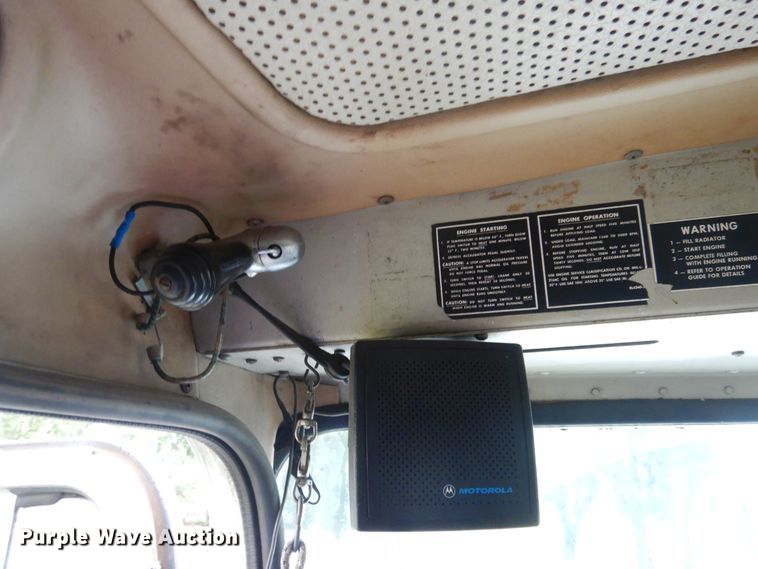 image for item HV9175 1975 Peterbilt 359M  semi truck