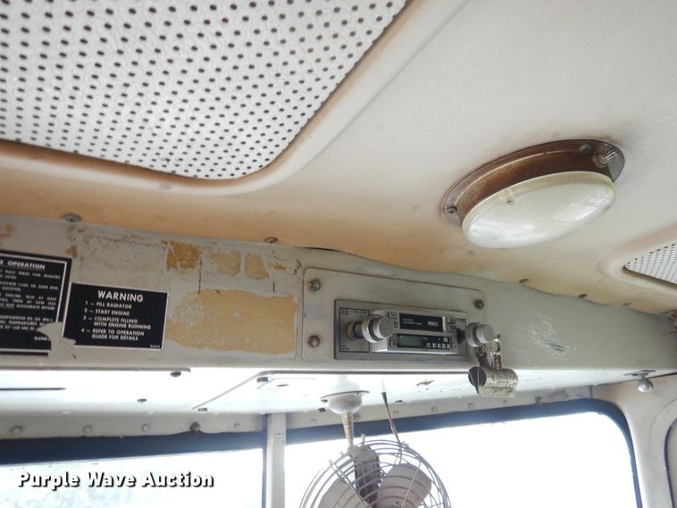 image for item HV9175 1975 Peterbilt 359M  semi truck