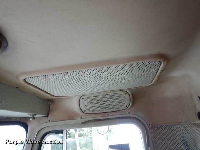 image for item HV9175 1975 Peterbilt 359M  semi truck