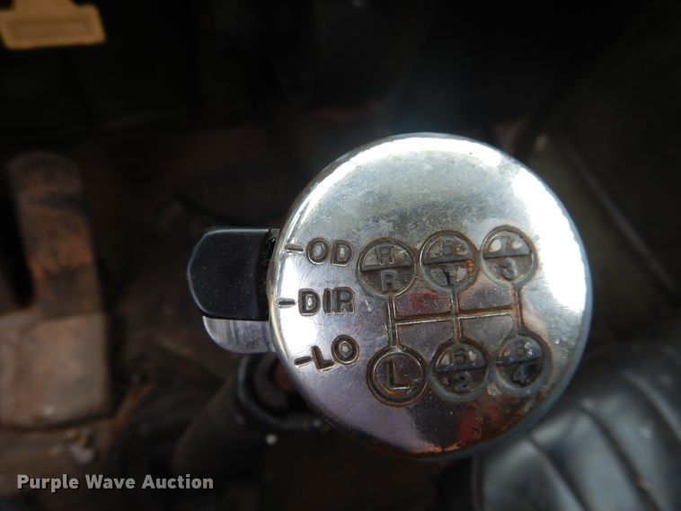 image for item HV9175 1975 Peterbilt 359M  semi truck