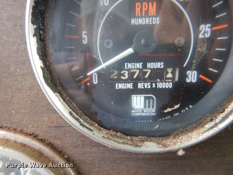 image for item HV9175 1975 Peterbilt 359M  semi truck