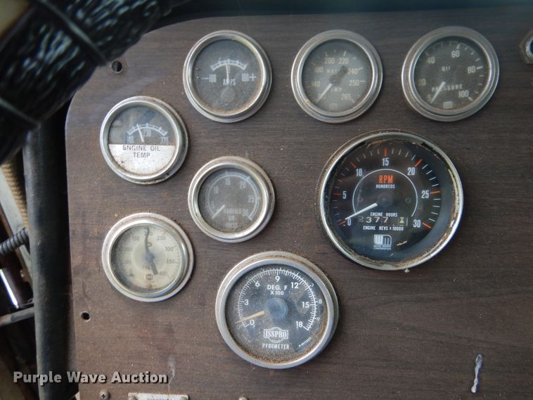 image for item HV9175 1975 Peterbilt 359M  semi truck