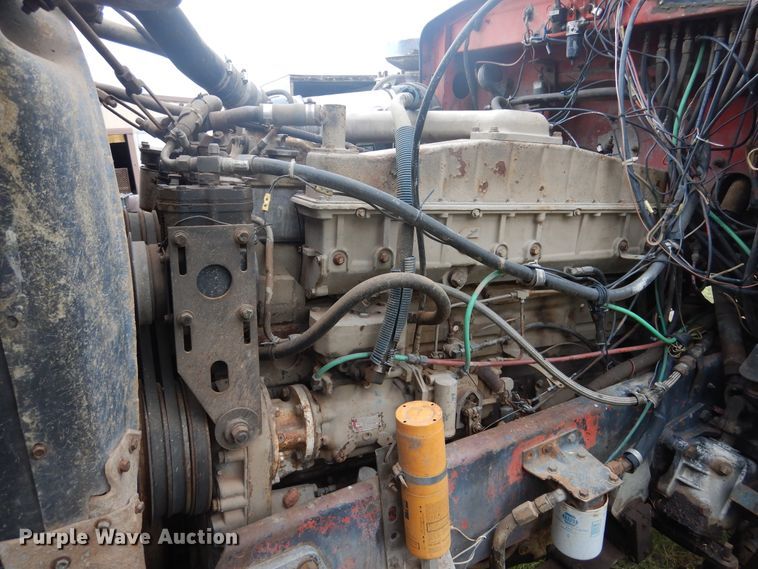 image for item HV9175 1975 Peterbilt 359M  semi truck