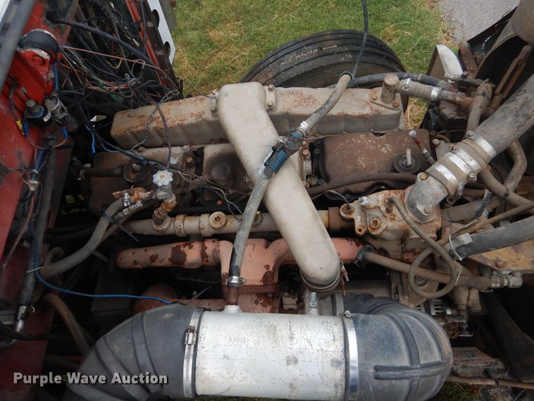 image for item HV9175 1975 Peterbilt 359M  semi truck