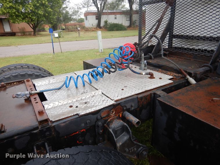 image for item HV9175 1975 Peterbilt 359M  semi truck