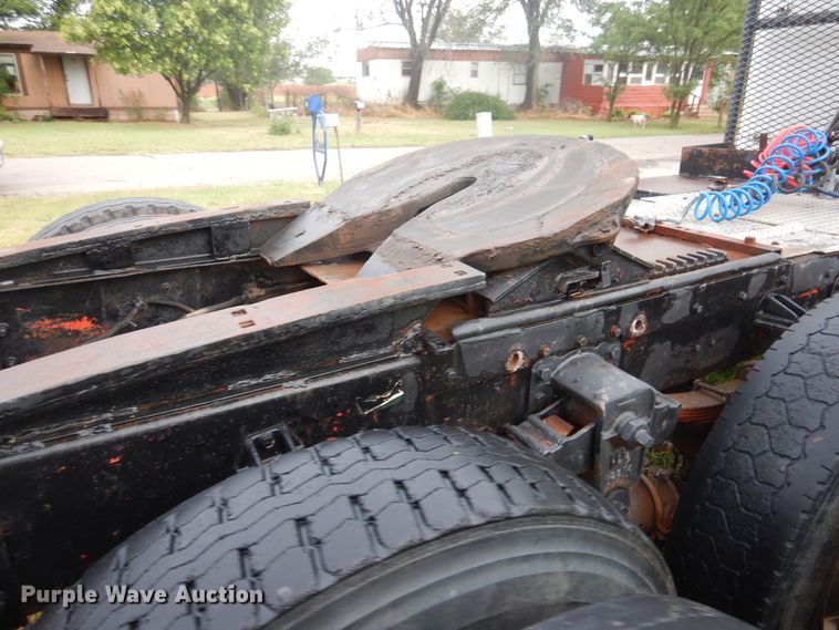 image for item HV9175 1975 Peterbilt 359M  semi truck