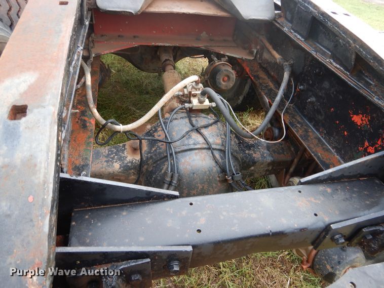 image for item HV9175 1975 Peterbilt 359M  semi truck