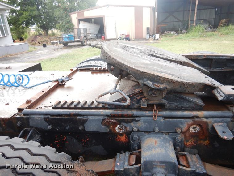 image for item HV9175 1975 Peterbilt 359M  semi truck