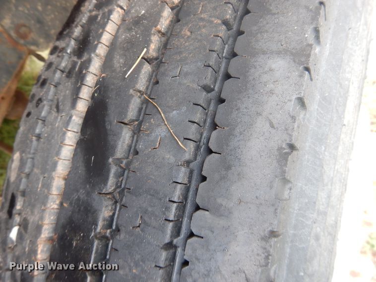 image for item HV9175 1975 Peterbilt 359M  semi truck