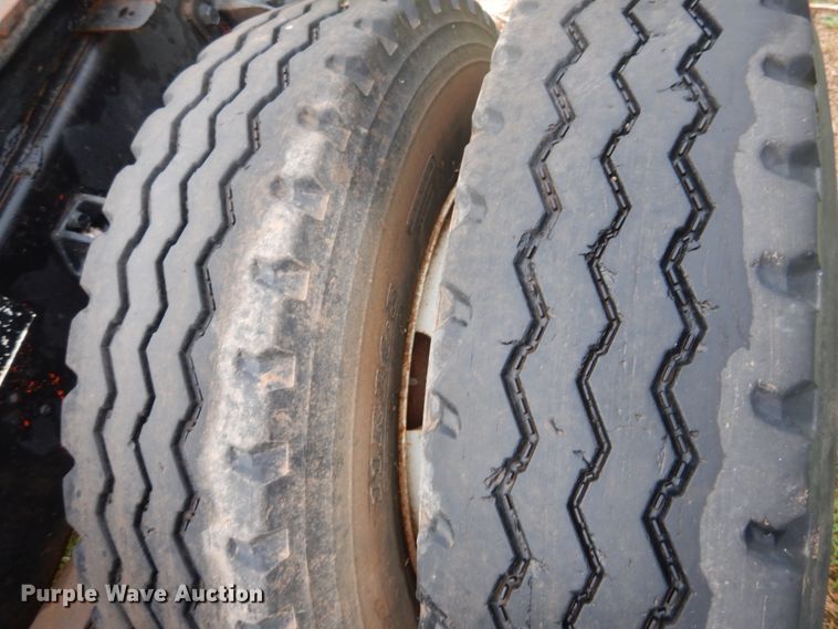 image for item HV9175 1975 Peterbilt 359M  semi truck