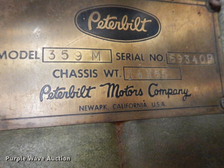 image for item HV9175 1975 Peterbilt 359M  semi truck