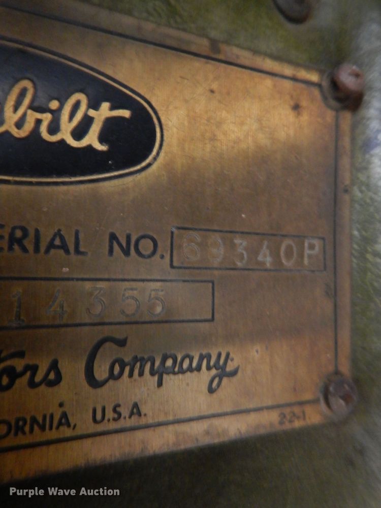 image for item HV9175 1975 Peterbilt 359M  semi truck