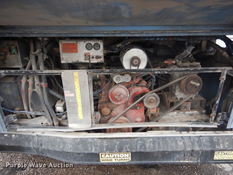 image for item DF3081 2007 Gillig G27D102N4 shuttle bus