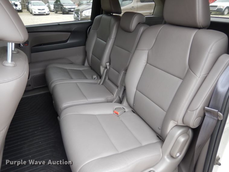 image for item DF4011 2017 Honda Odyssey  van