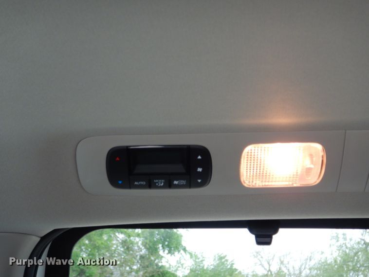 image for item DF4011 2017 Honda Odyssey  van