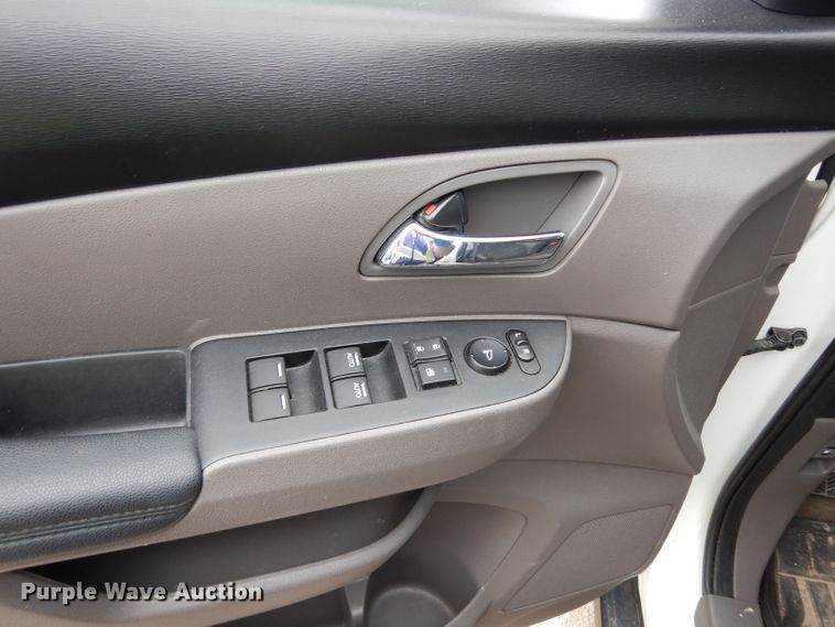 image for item DF4011 2017 Honda Odyssey  van