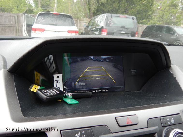 image for item DF4011 2017 Honda Odyssey  van