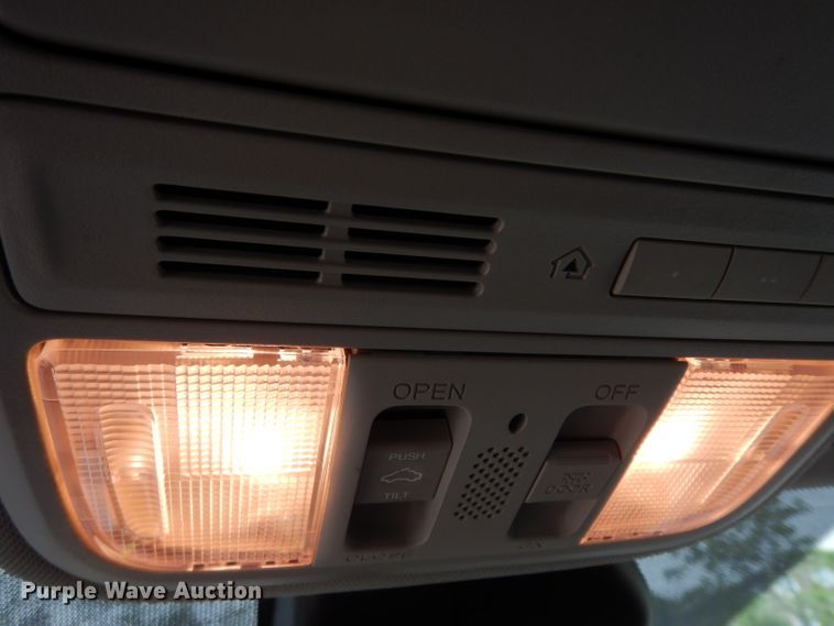 image for item DF4011 2017 Honda Odyssey  van