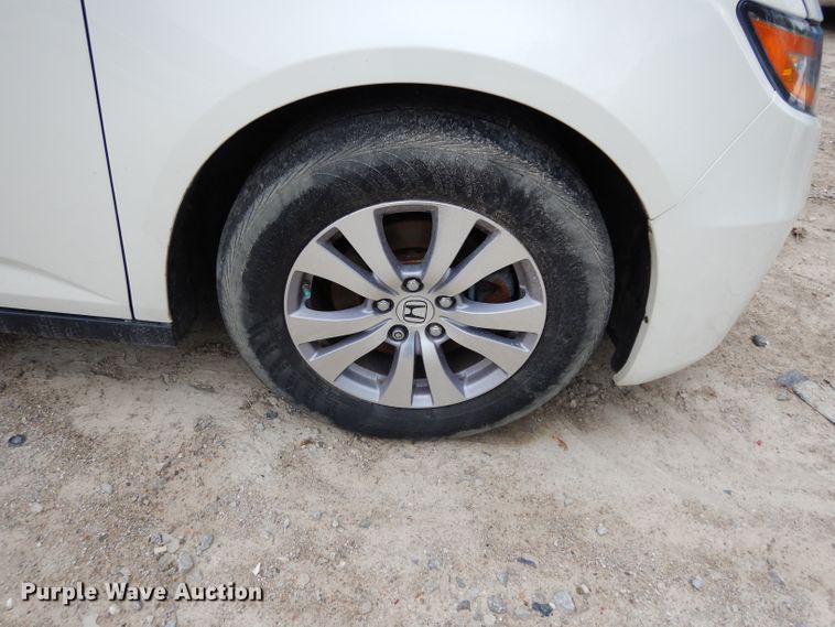 image for item DF4011 2017 Honda Odyssey  van