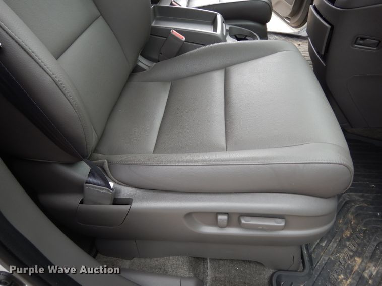 image for item DF4011 2017 Honda Odyssey  van