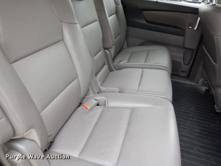 image for item DF4011 2017 Honda Odyssey  van