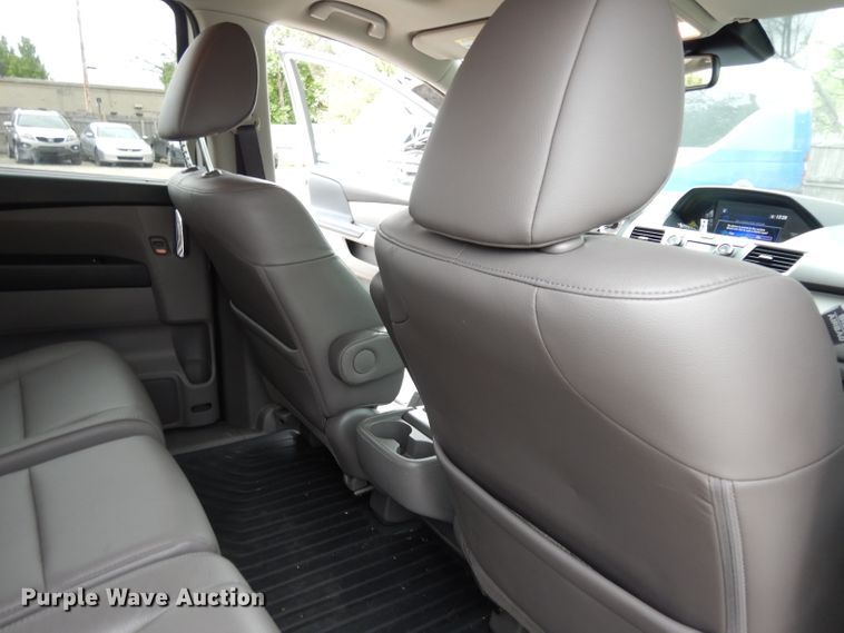 image for item DF4011 2017 Honda Odyssey  van