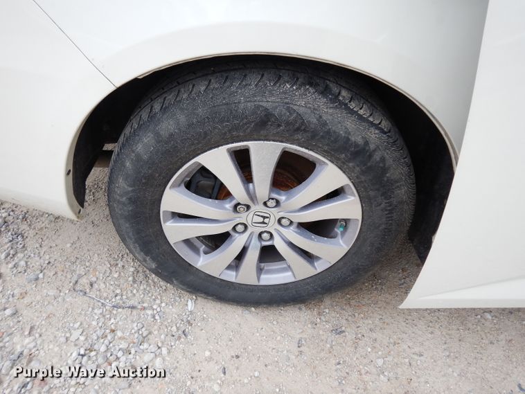 image for item DF4011 2017 Honda Odyssey  van