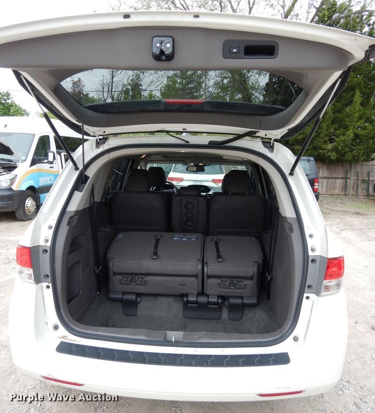 image for item DF4011 2017 Honda Odyssey  van