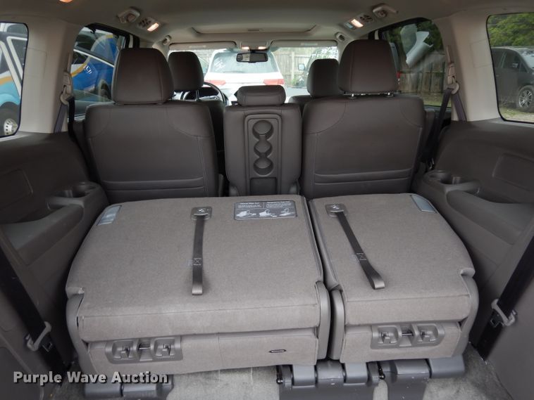 image for item DF4011 2017 Honda Odyssey  van
