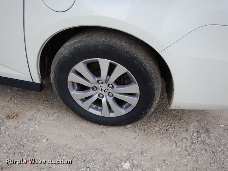 image for item DF4011 2017 Honda Odyssey  van