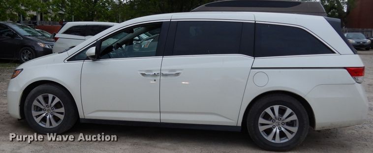 image for item DF4012 2017 Honda Odyssey  van