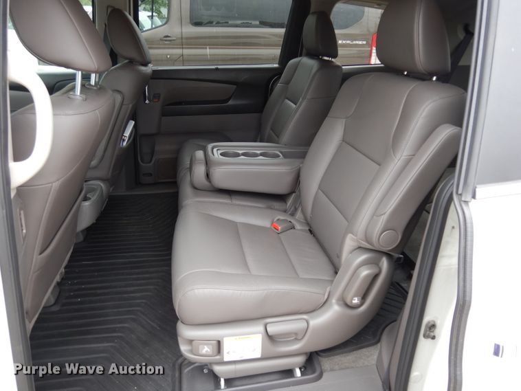 image for item DF4012 2017 Honda Odyssey  van