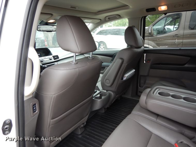 image for item DF4012 2017 Honda Odyssey  van