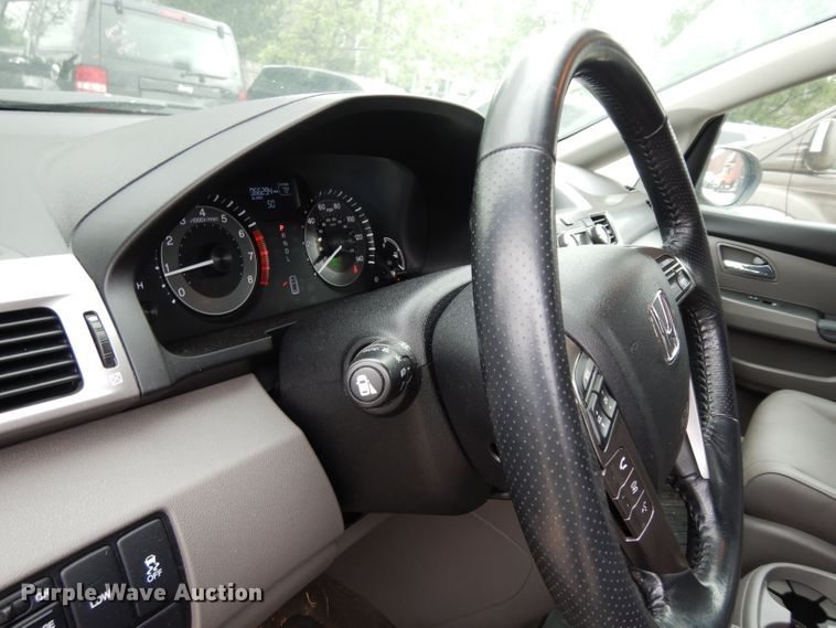 image for item DF4012 2017 Honda Odyssey  van