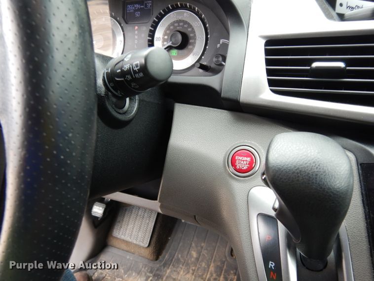 image for item DF4012 2017 Honda Odyssey  van