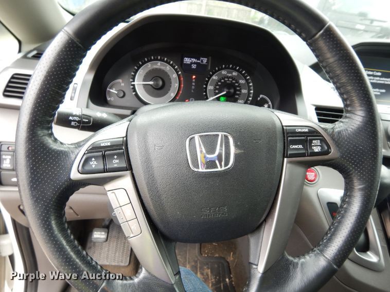 image for item DF4012 2017 Honda Odyssey  van