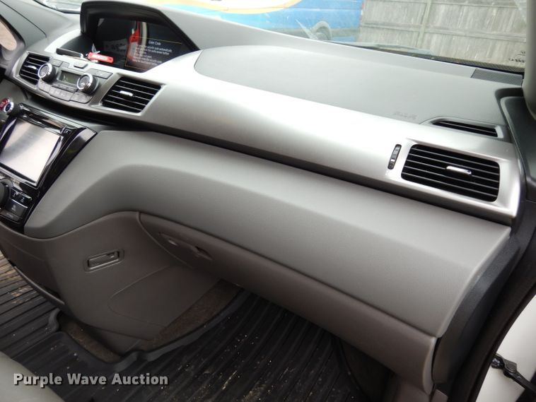 image for item DF4012 2017 Honda Odyssey  van