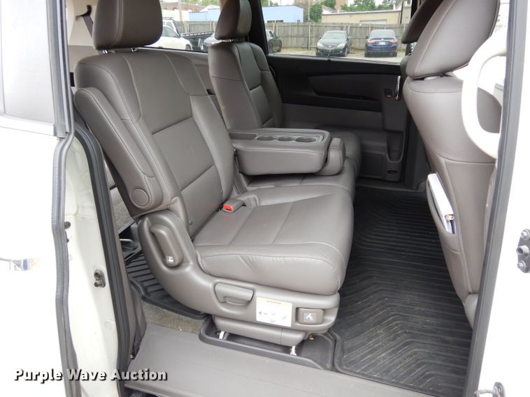 image for item DF4012 2017 Honda Odyssey  van
