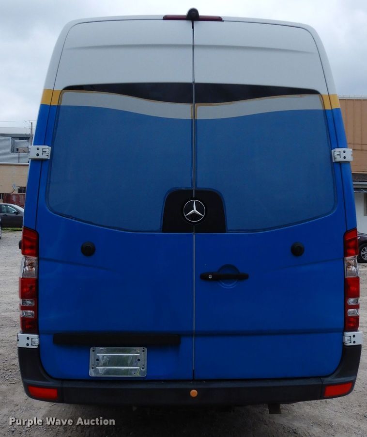 image for item DF4014 2015 Mercedes Benz Sprinter 3500  shuttle bus